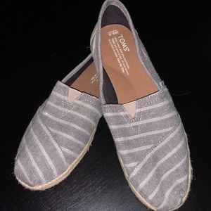 TOMS size 8.5